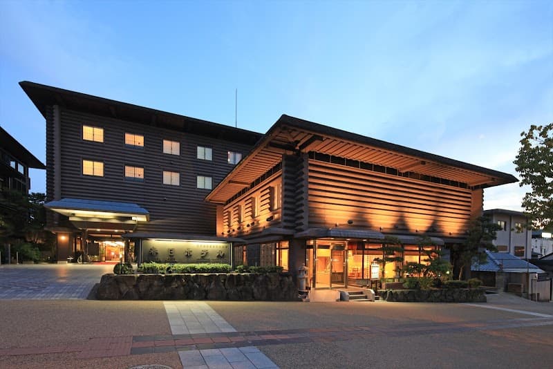 Nara Romantic Escape: Ancient Temples & Kaiseki Dreams