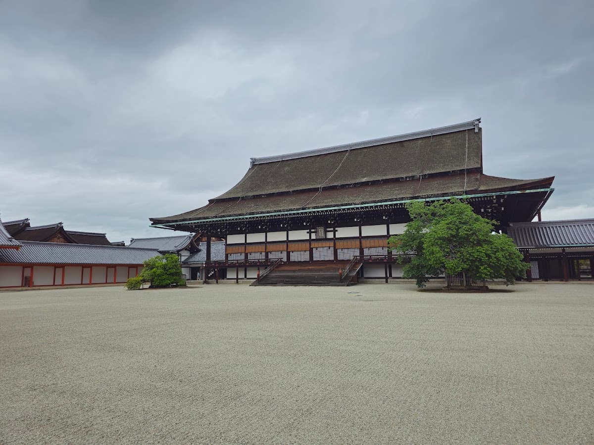 Kyoto Gyoen National Garden & Kyoto Imperial Palace