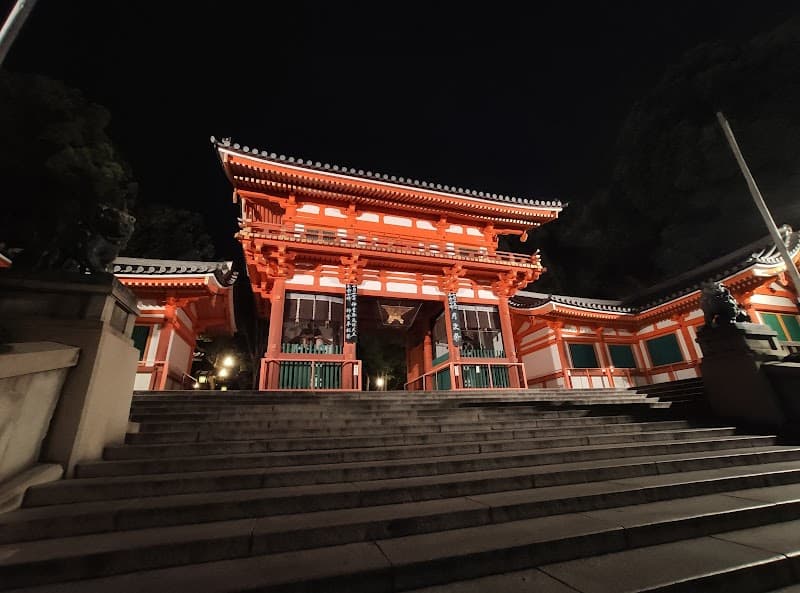 Maruyama Park and Yasaka Shrine