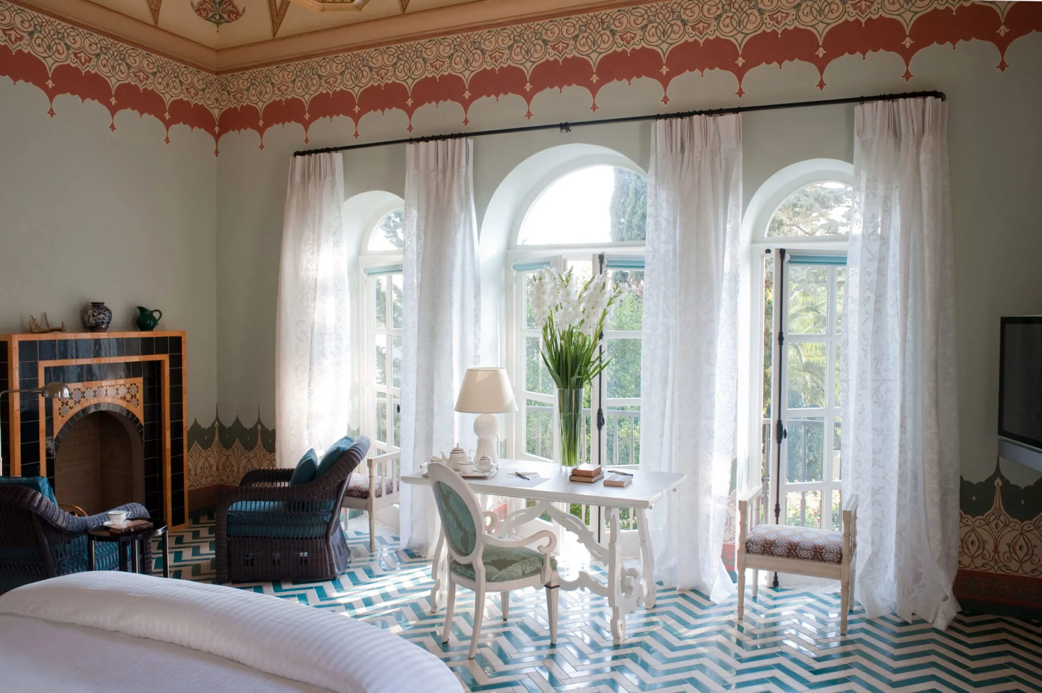 Suite Eight (Gia)