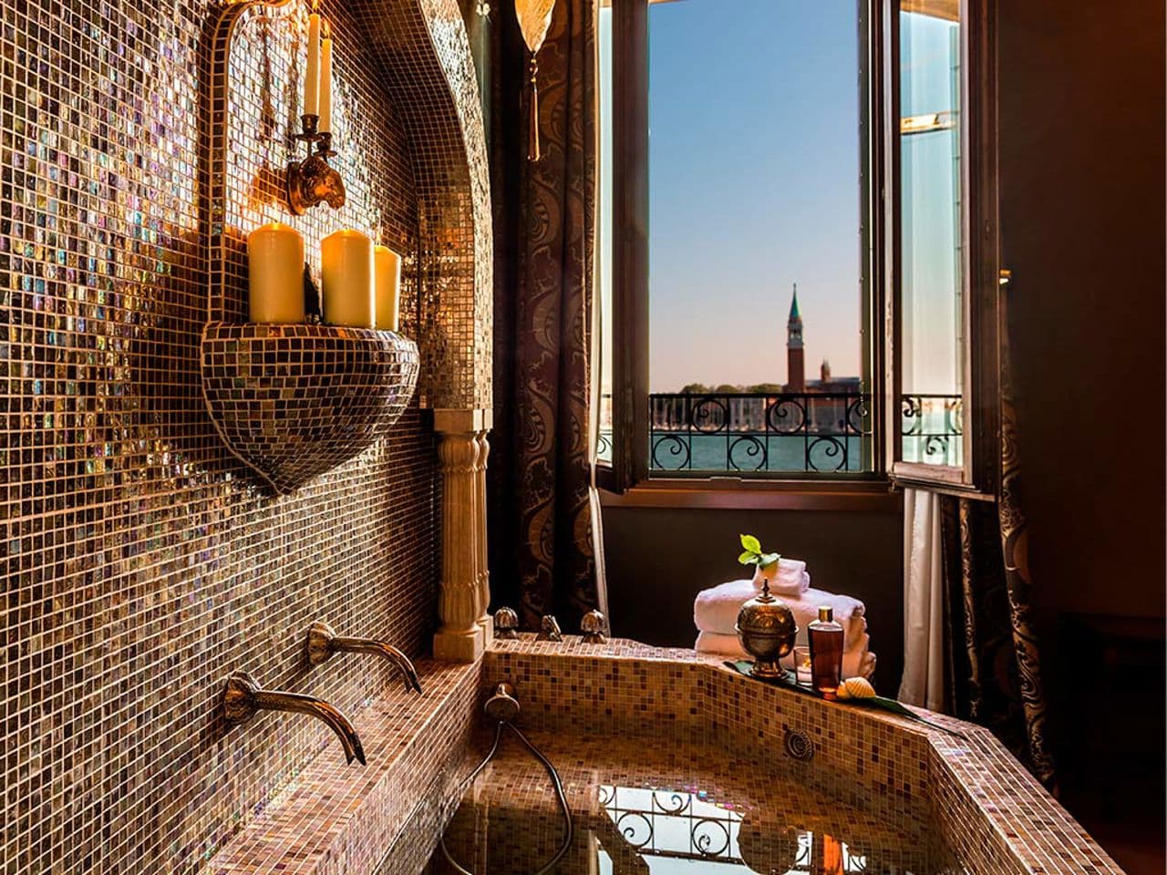 Damasco Exclusive Suite with Lagoon View
