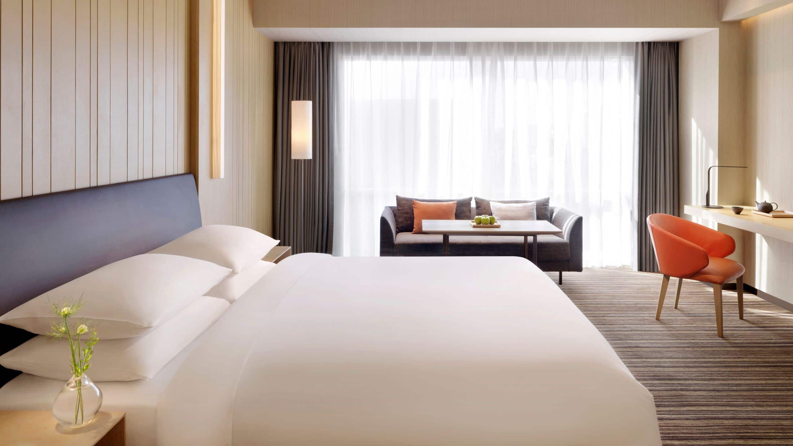 1 King Bed