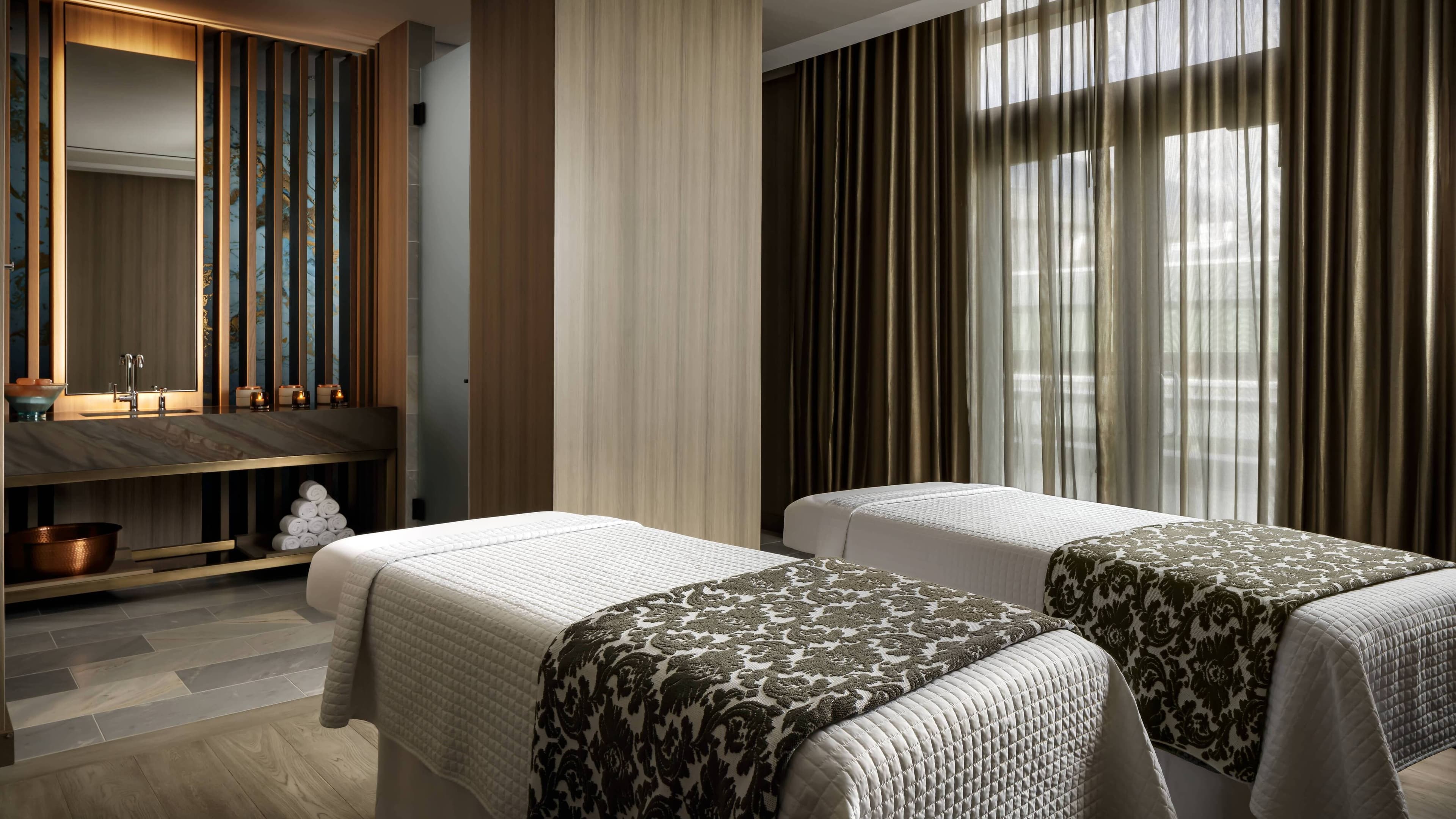 Deluxe King Bed Guestroom