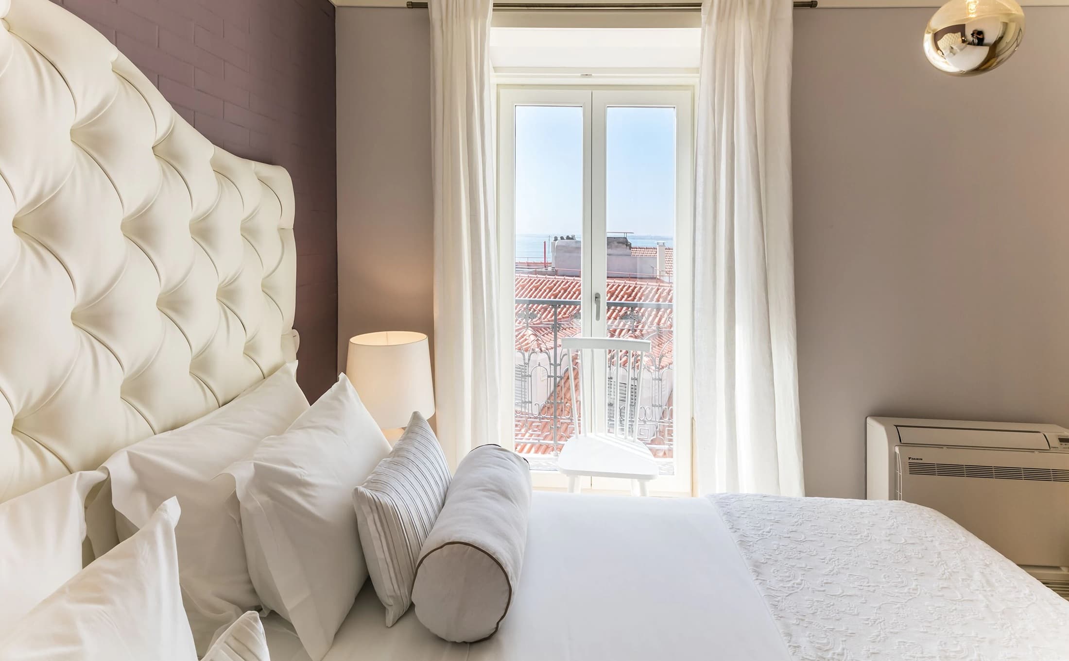 Deluxe One Bedroom (River View)