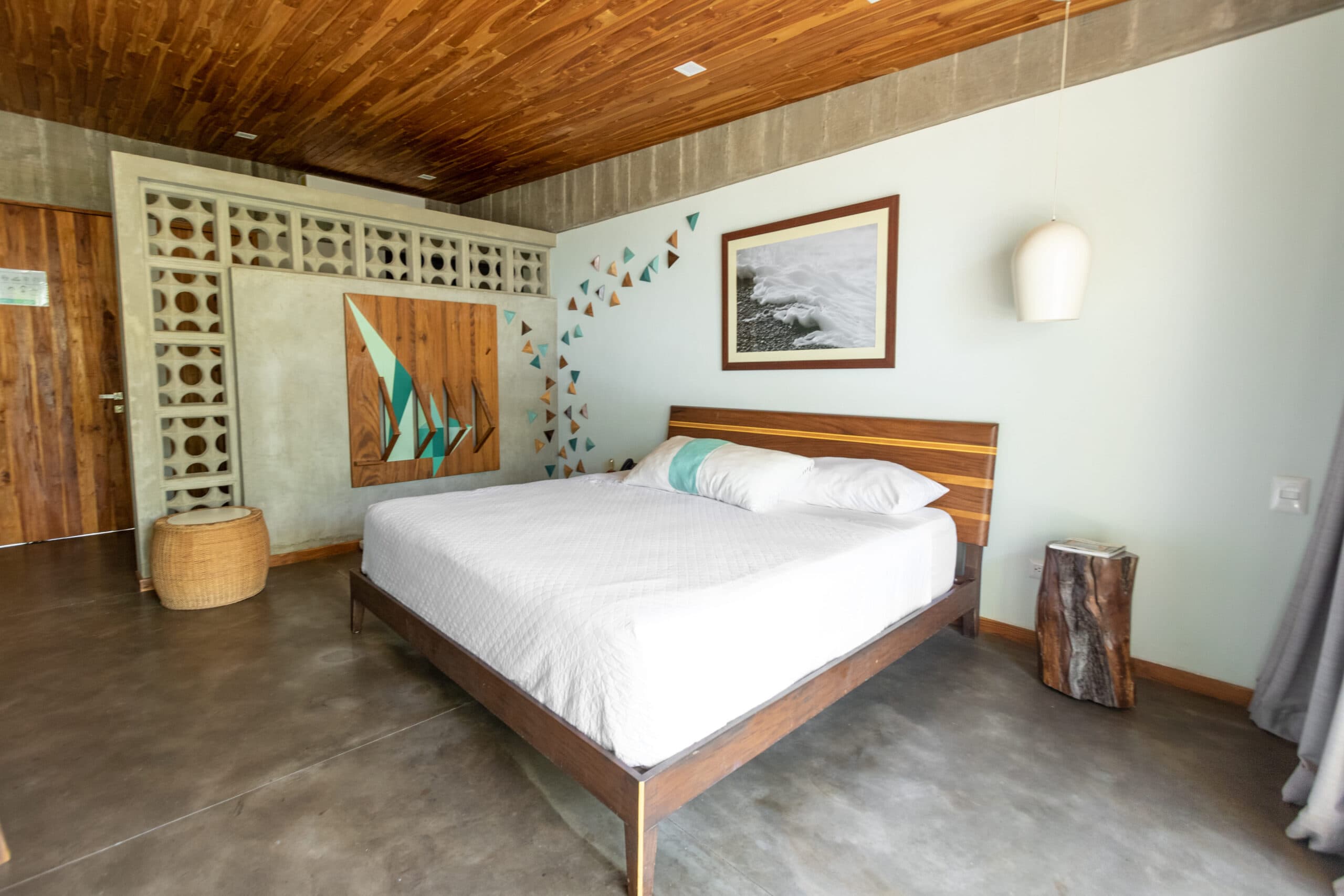 Puro Surf Hotel