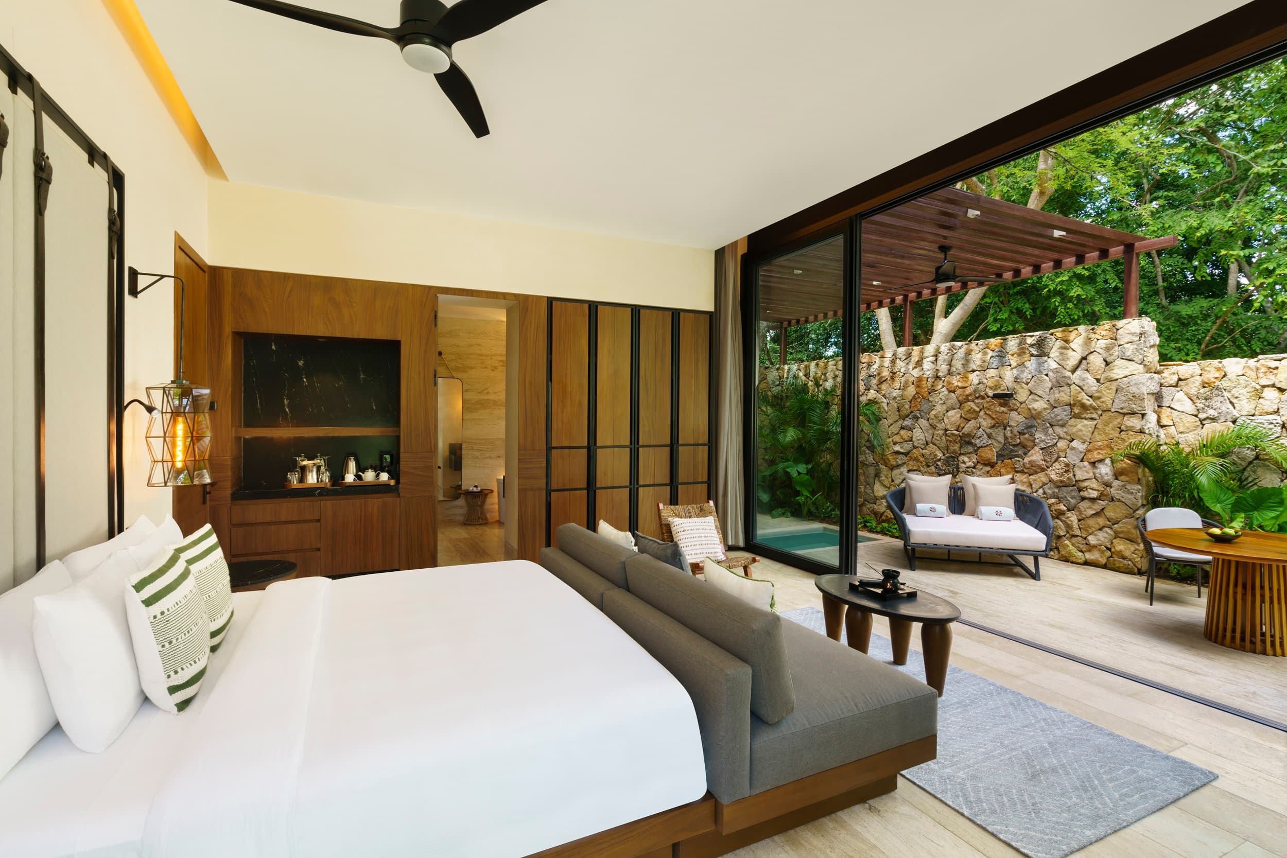 Naj Junior Suite – King