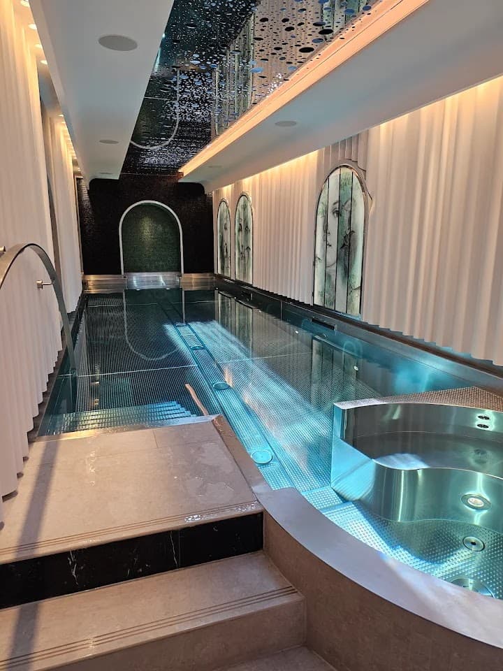 Deluxe Sea View Suite