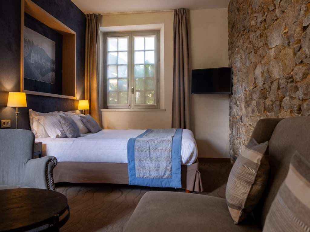 Deluxe Room – Double Bed