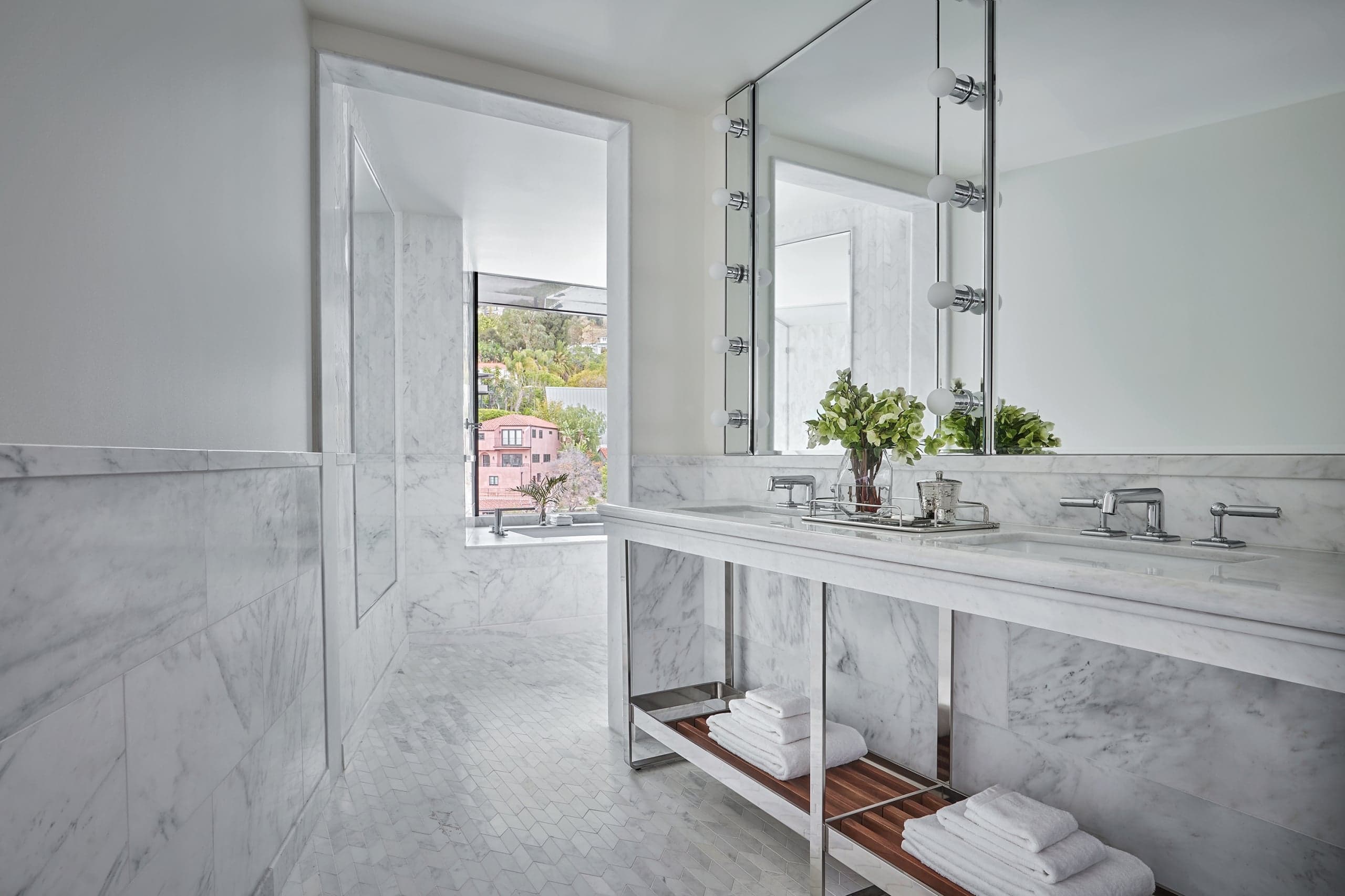 Hollywood Hills Double Queen Room
