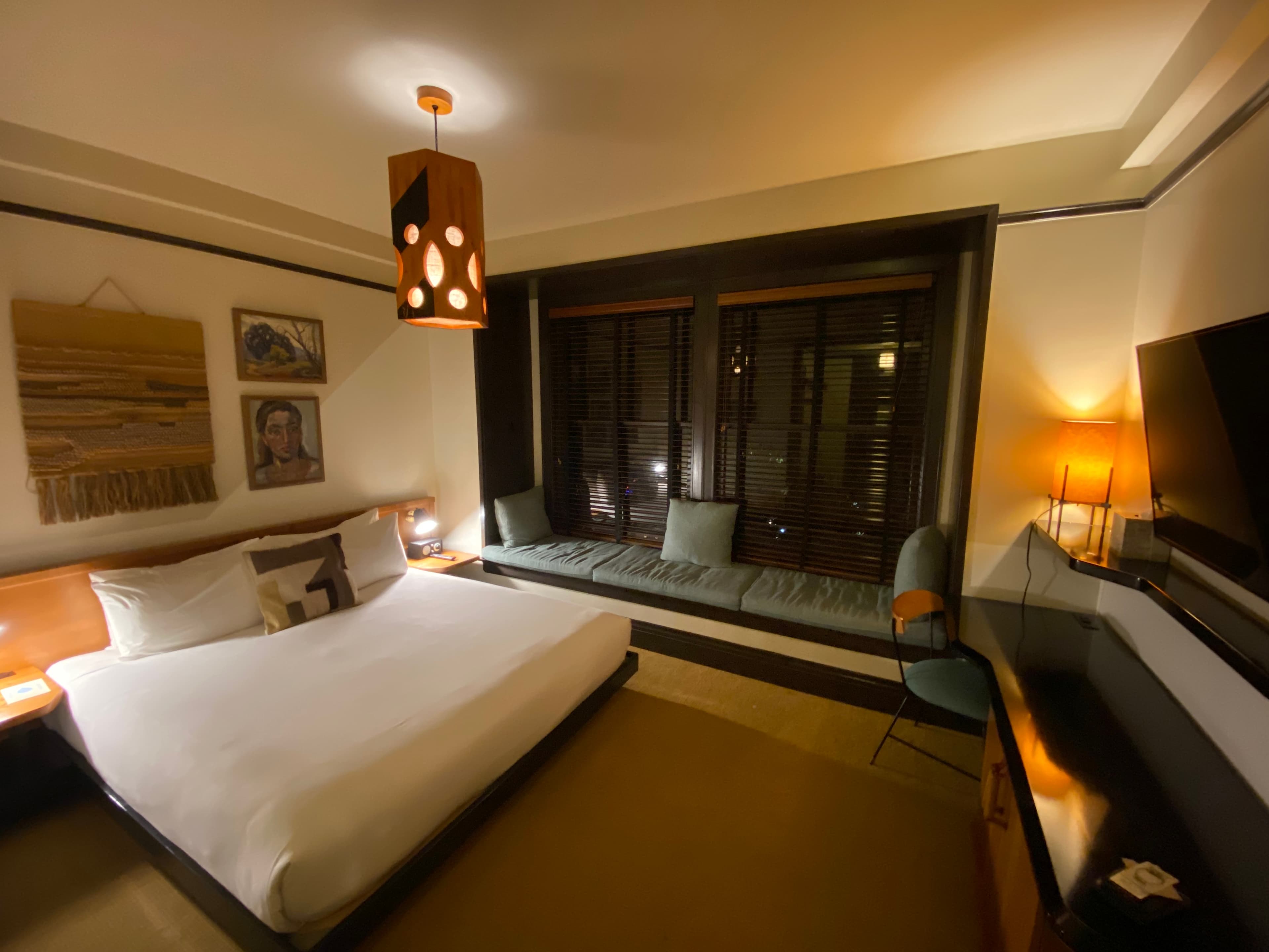 Premium King – City View