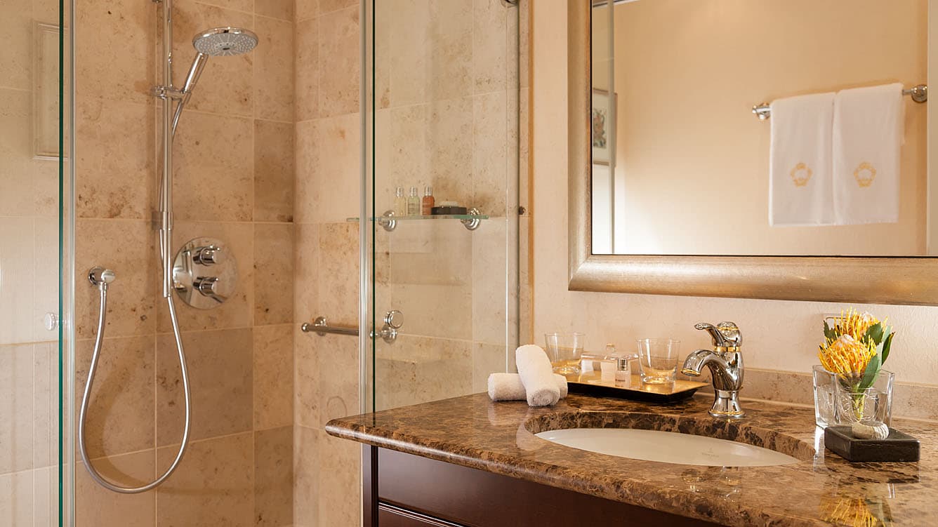 Palais Suite #204