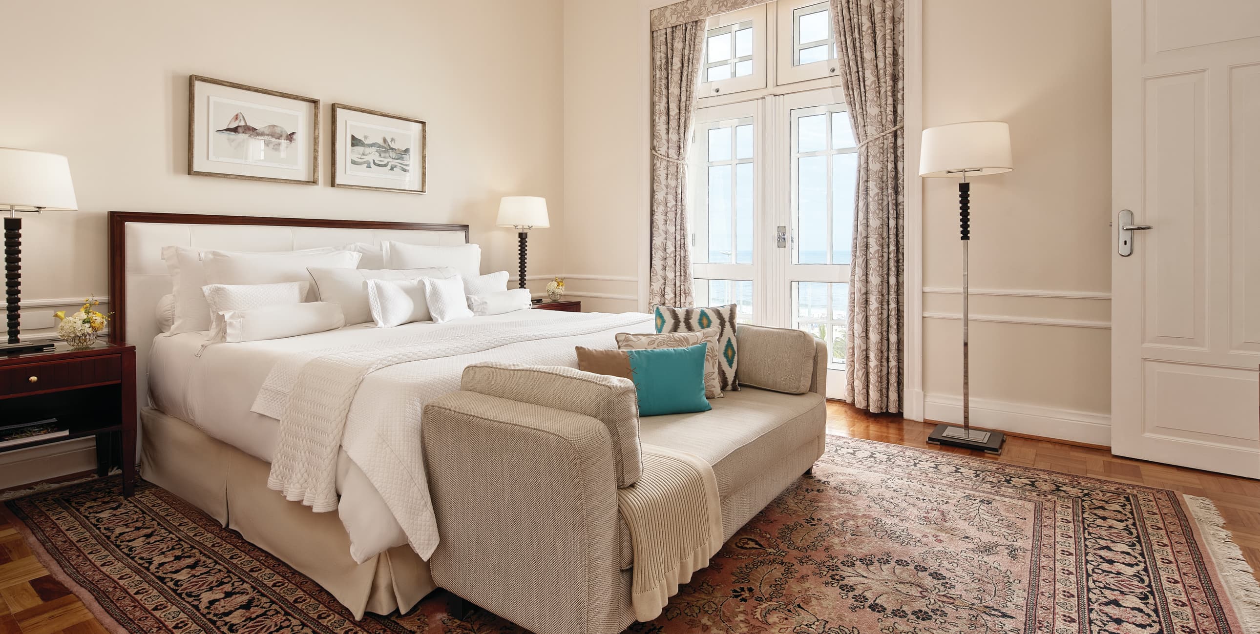 Deluxe One Bedroom Oceanfront Suite
