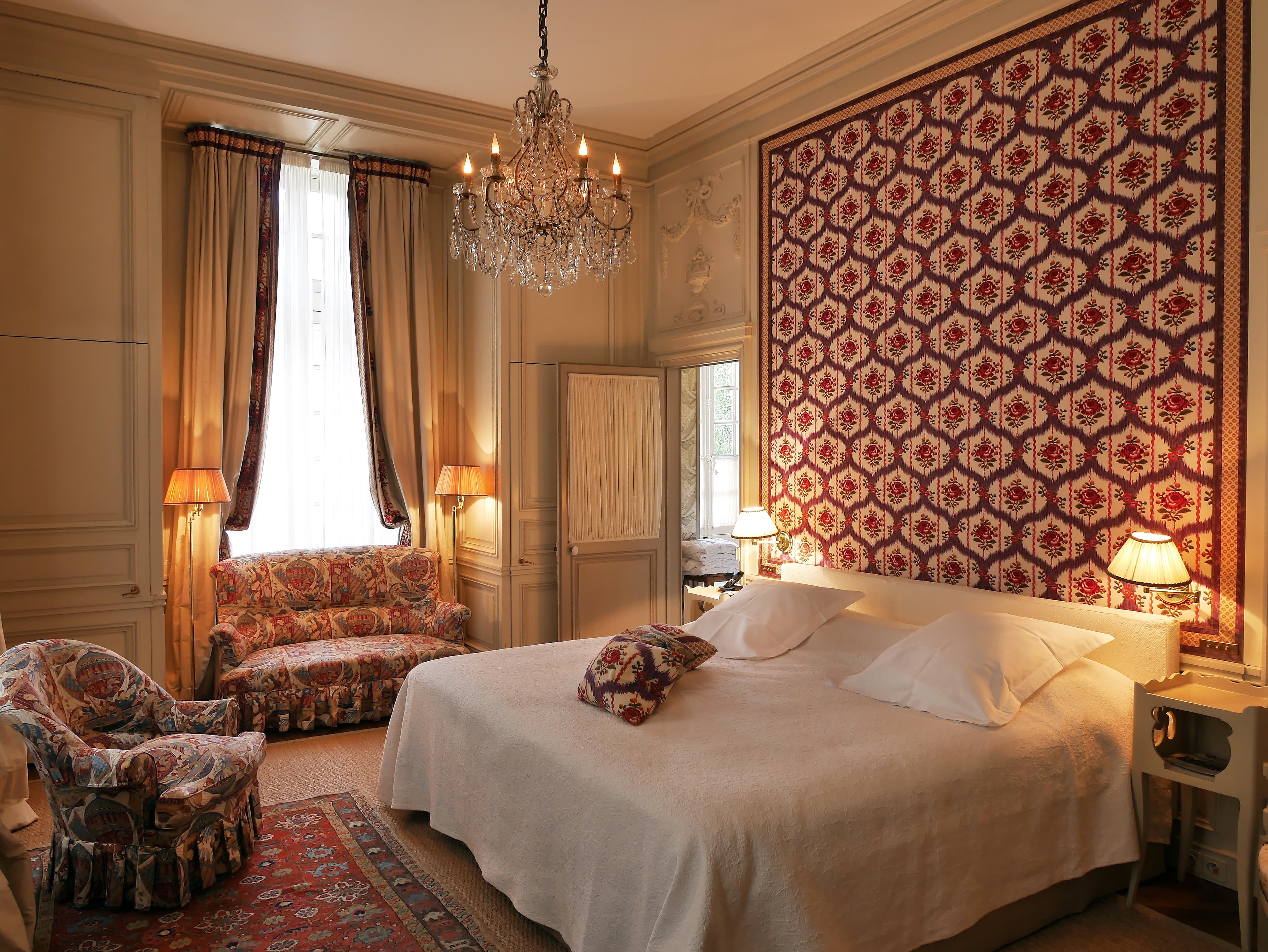 Large Deluxe Room
