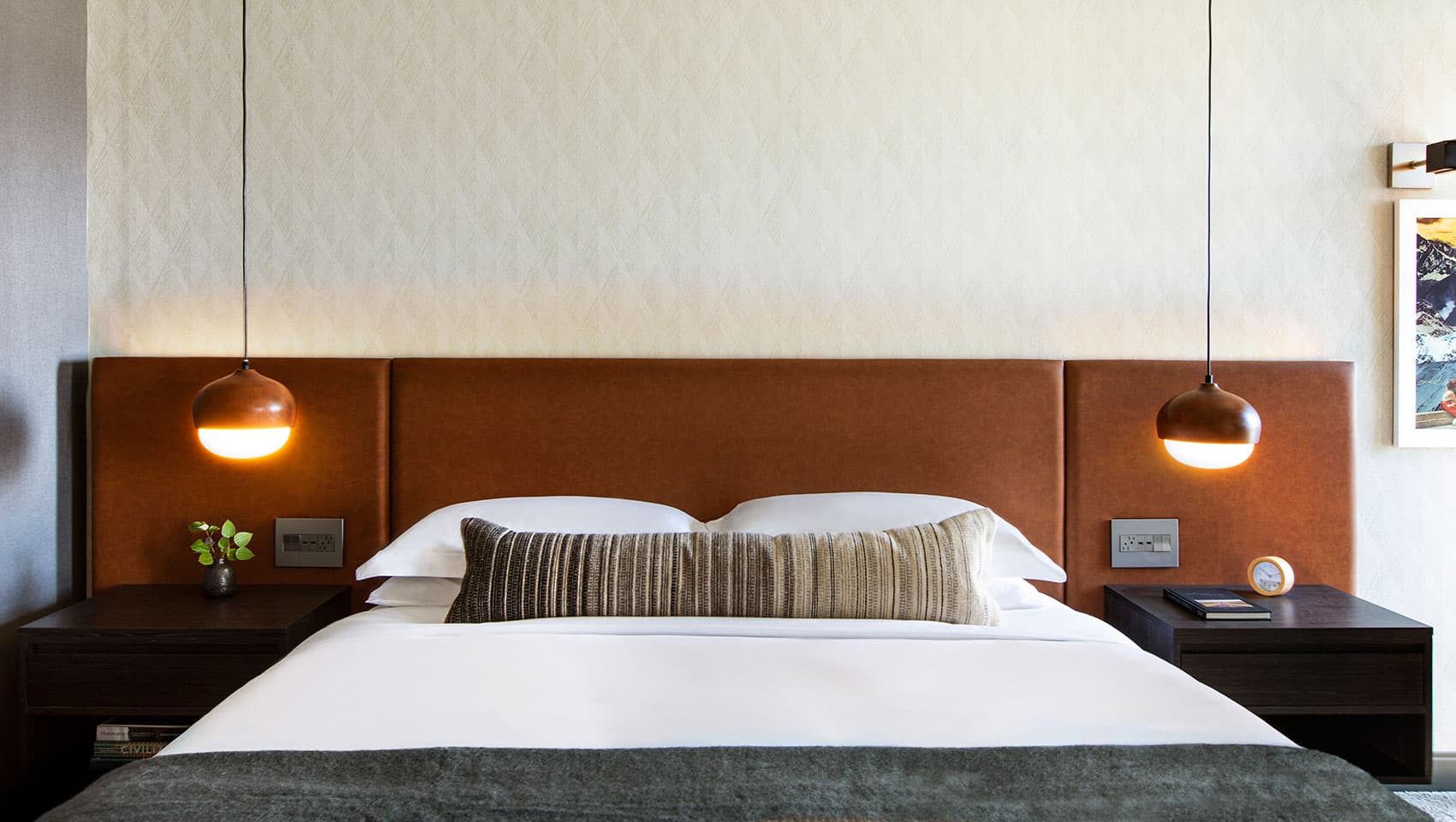 2 Queen Guest Room