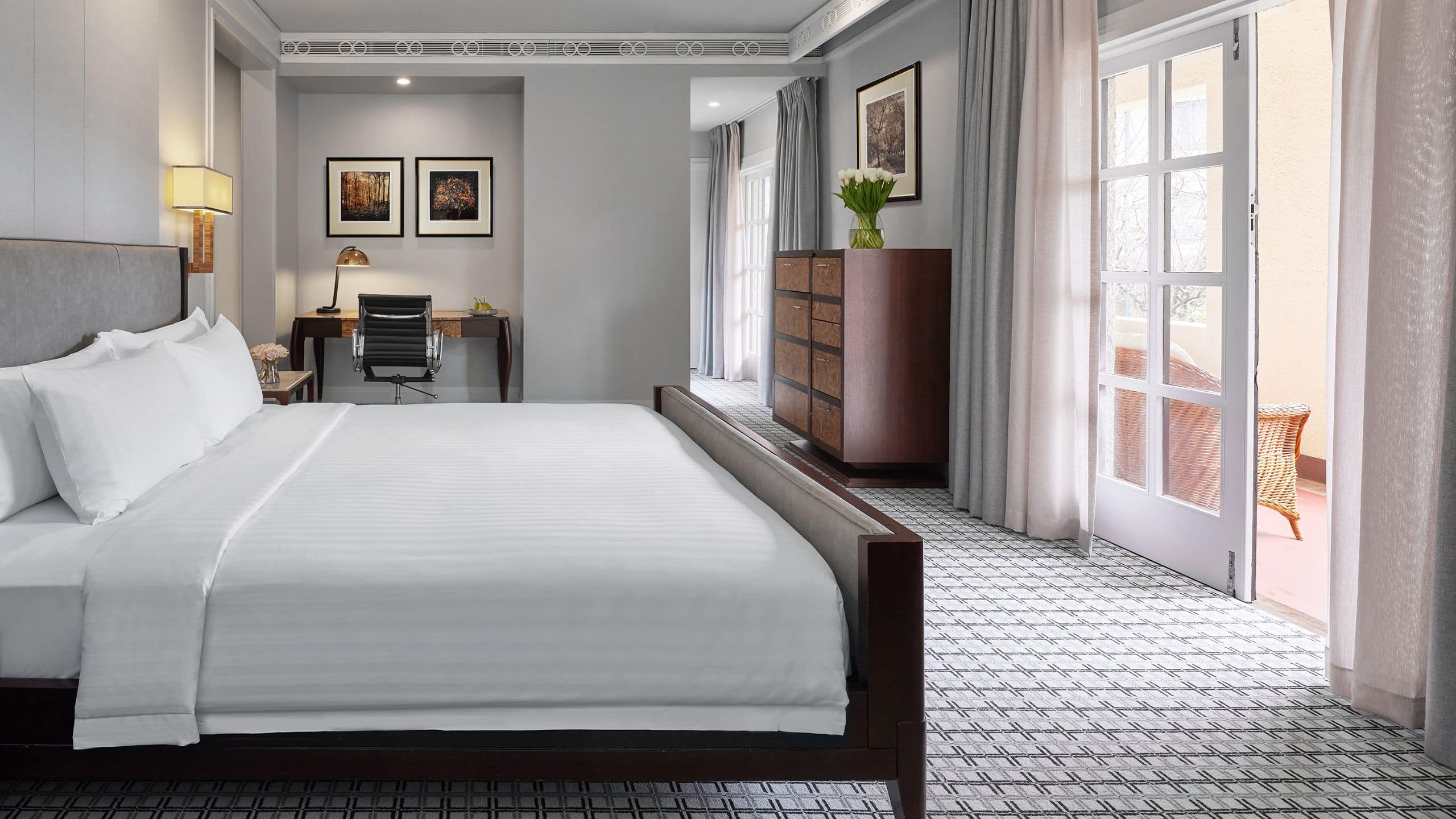 1 King Bed Heritage