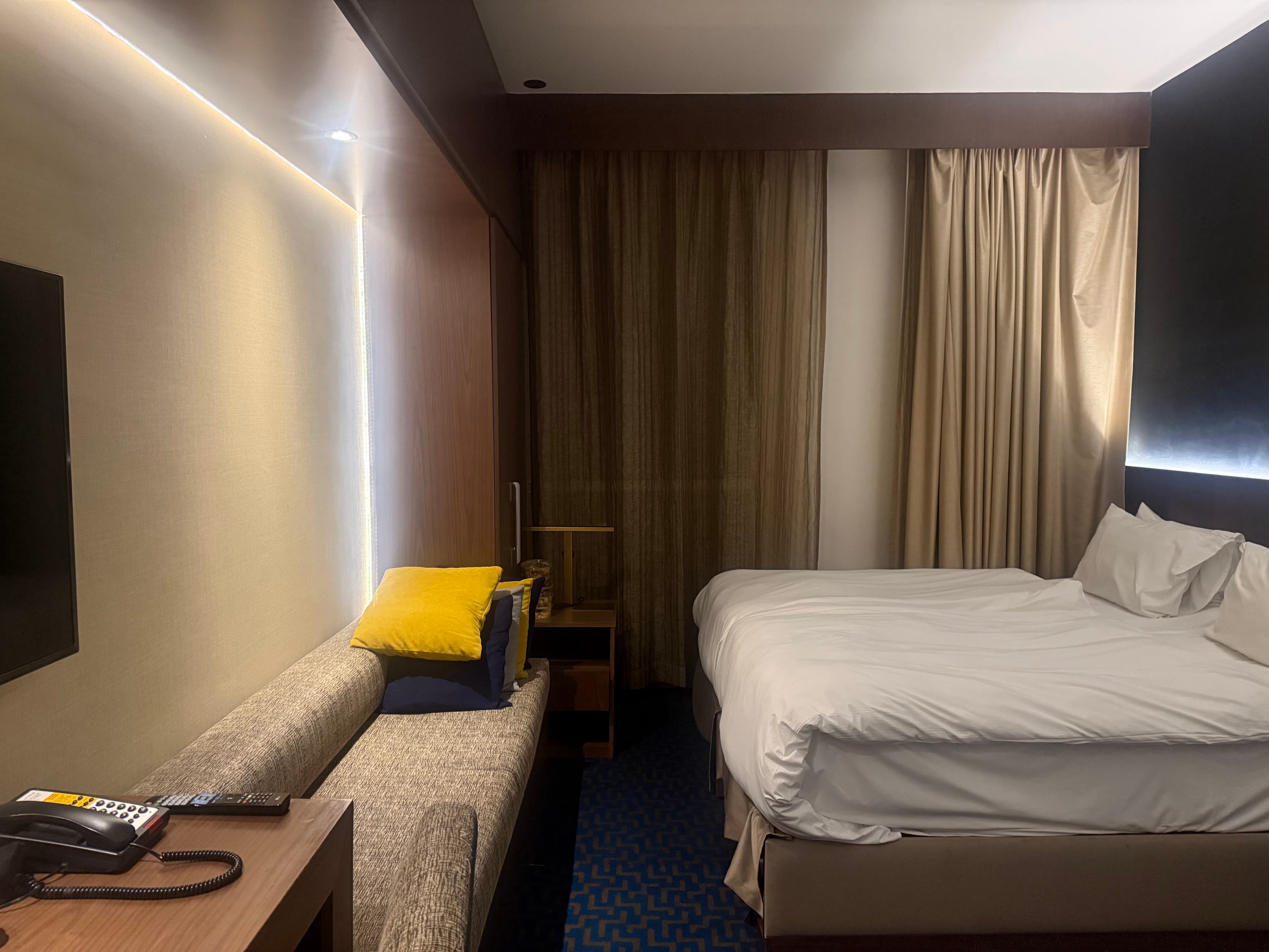 Deluxe Room – King