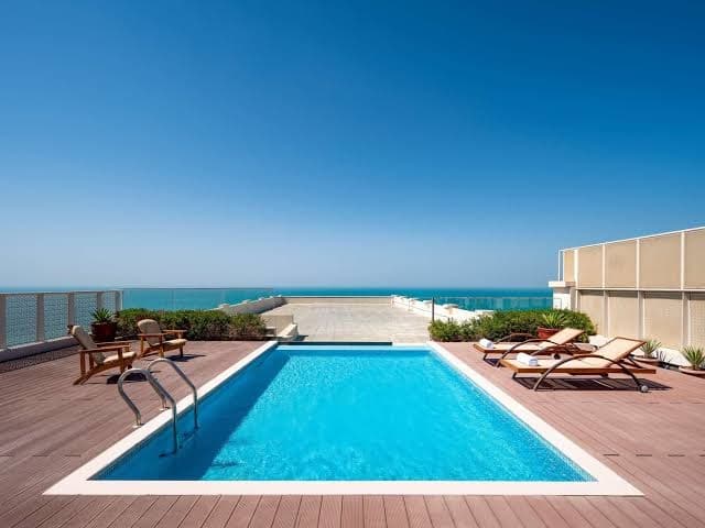 Opera Suite – 1 King Bed, Rooftop Terrace, Infinity Pool