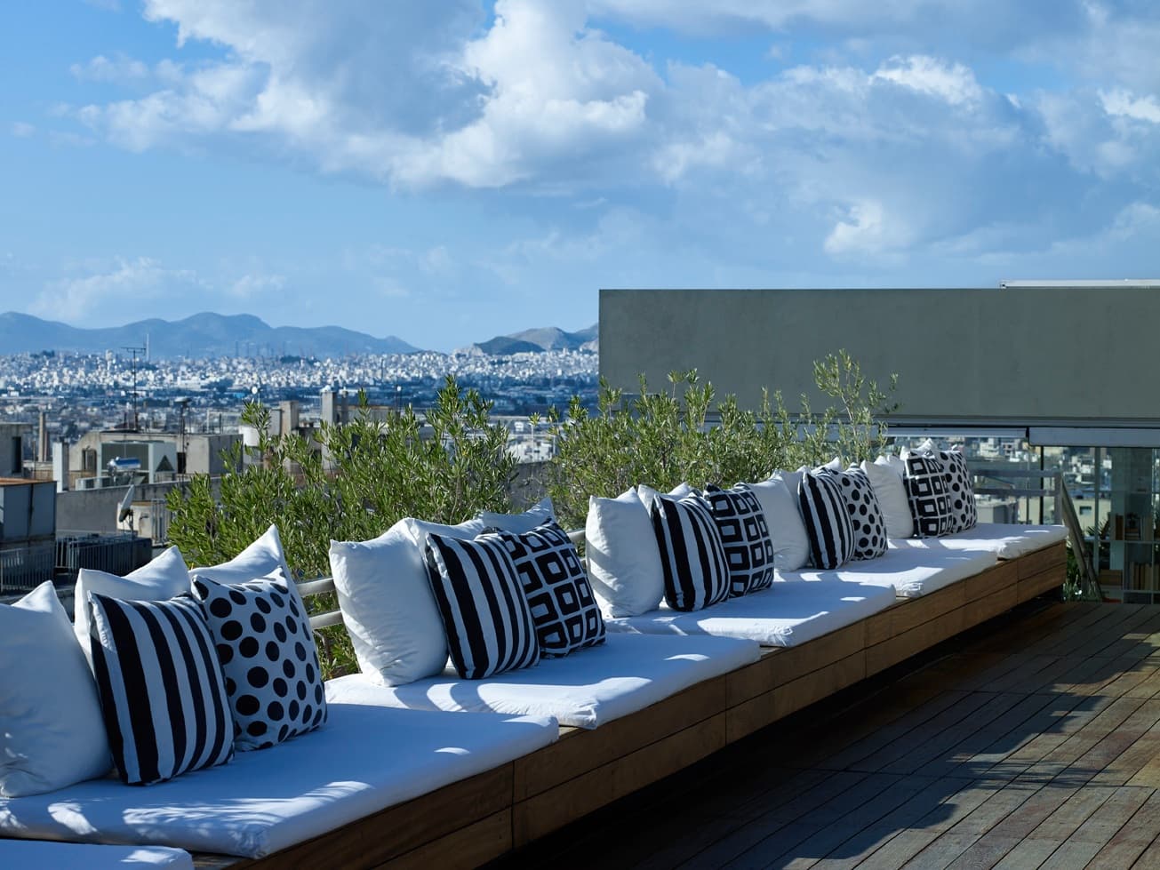 Chill Room with Balcony Shower