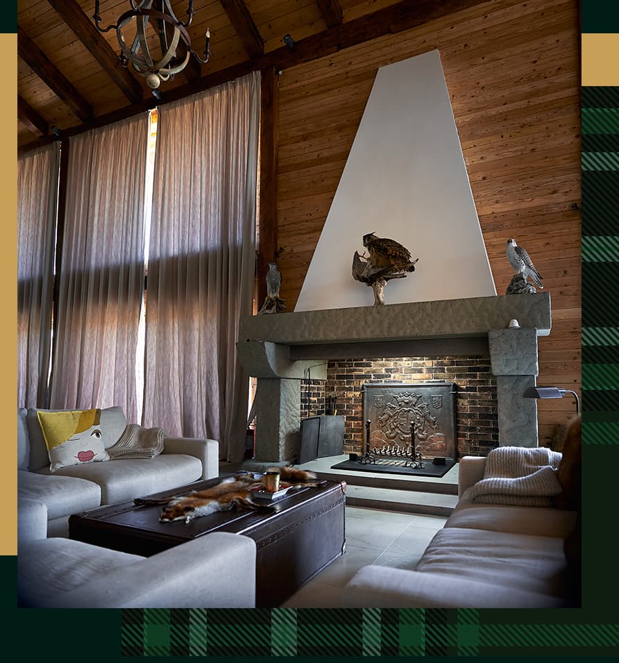 Paul's Horses Apartment