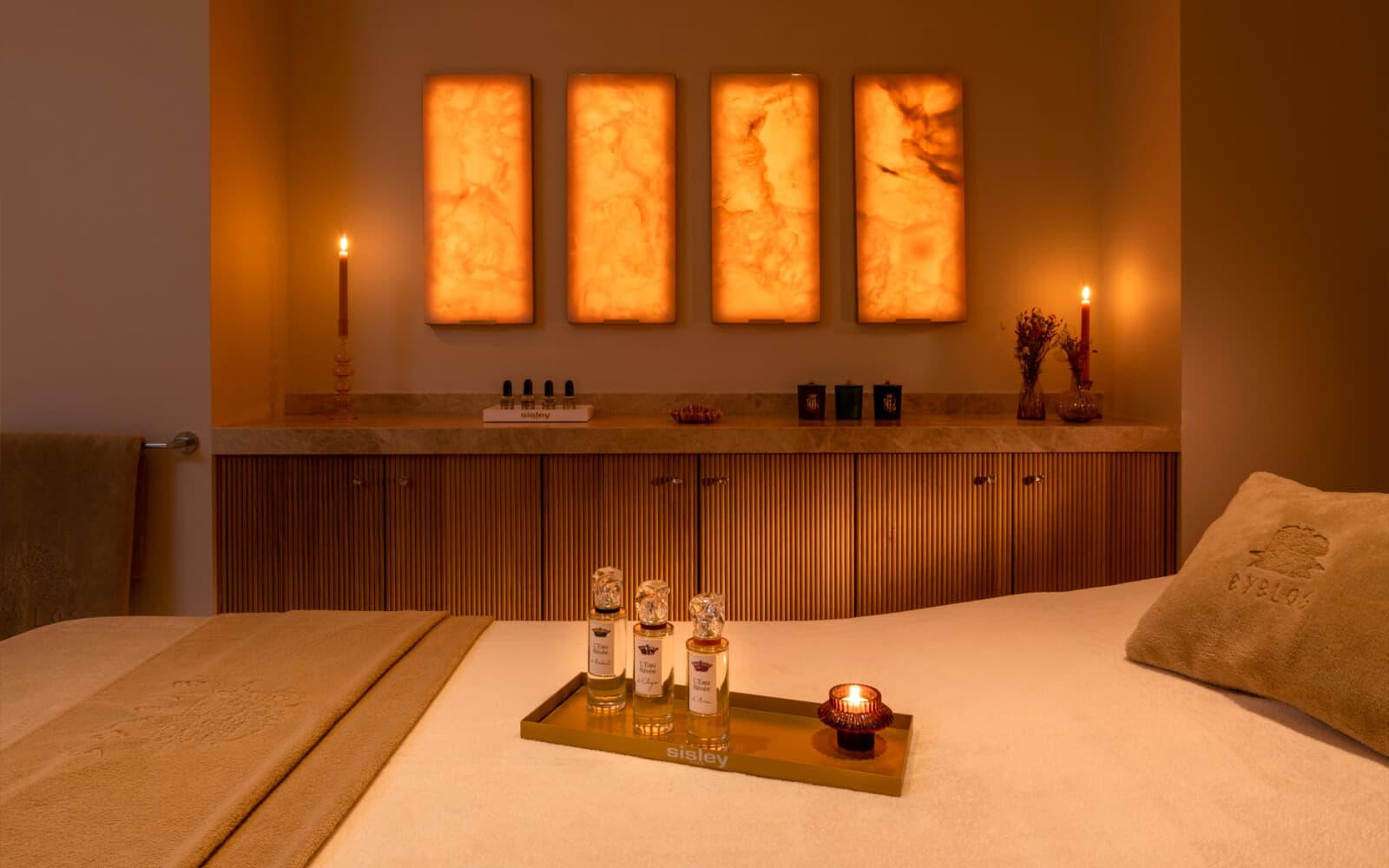 Classic & Deluxe Room