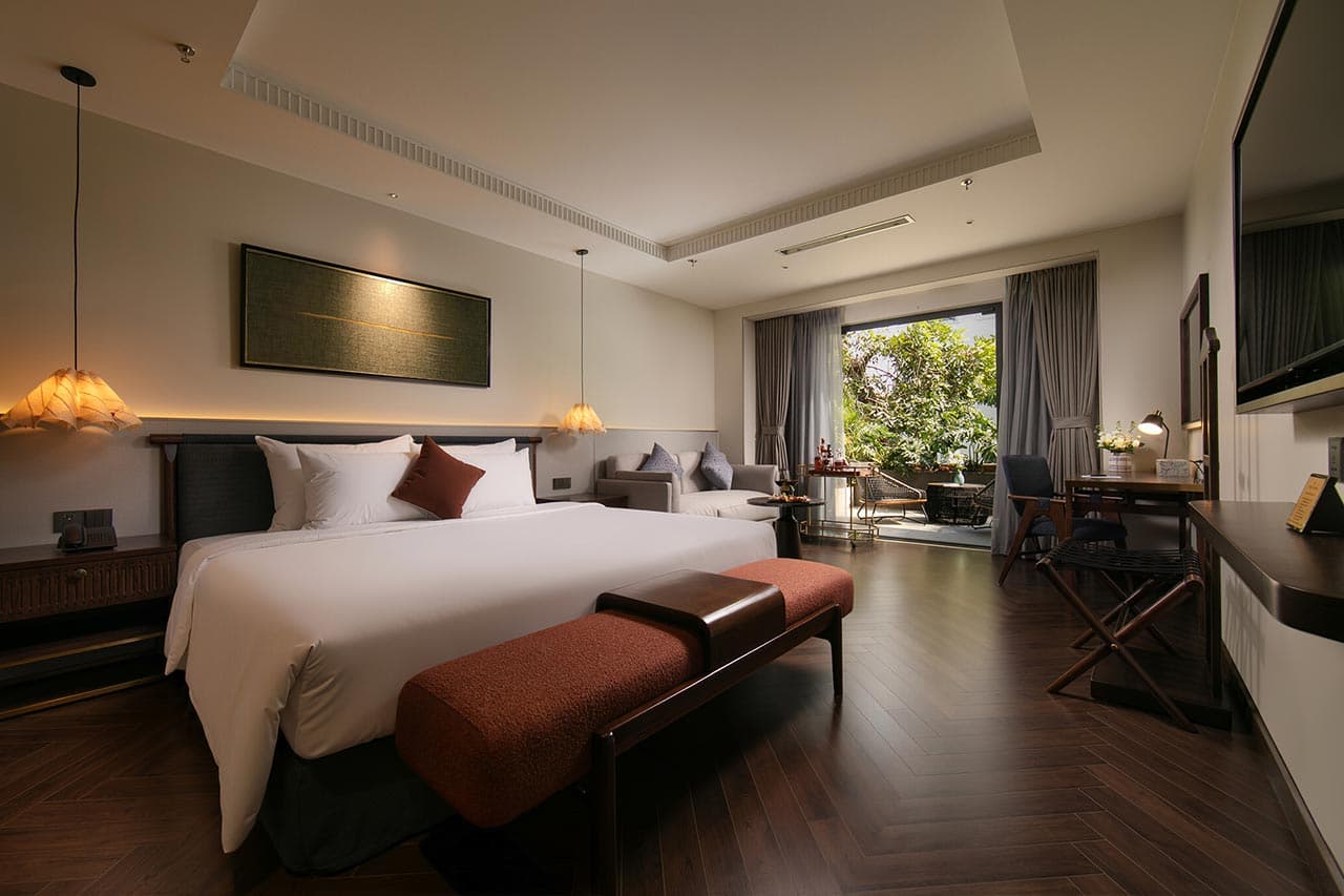 Deluxe Window Room
