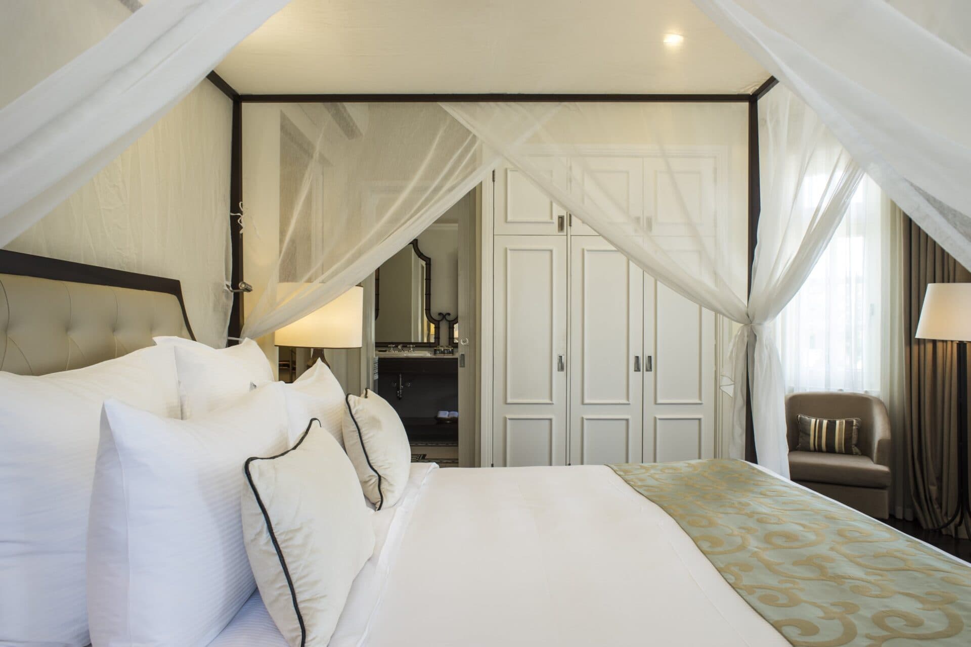 Sanctuary River Room