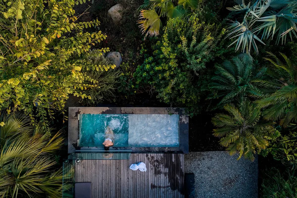 Flora Lodge