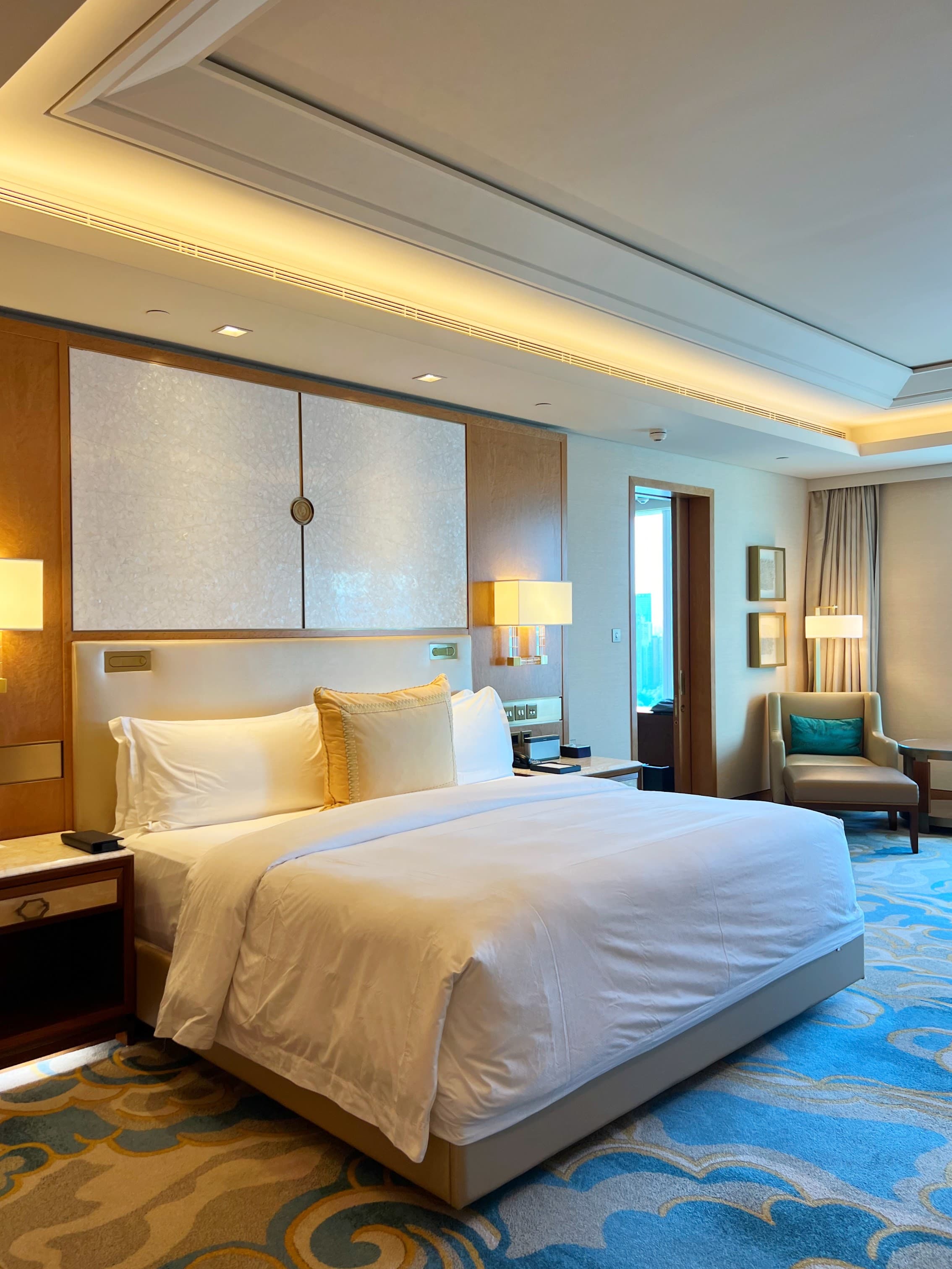 Empire Suite