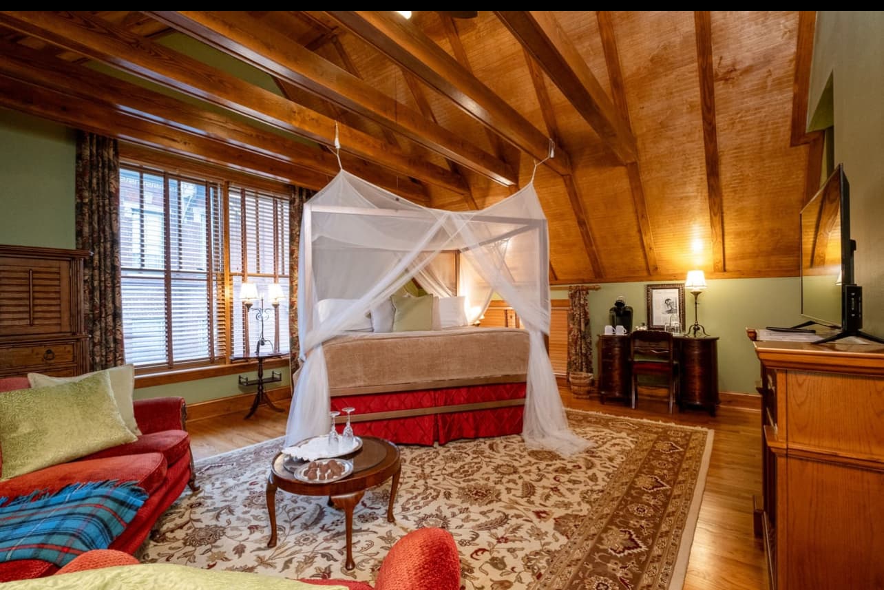 The Hemingway Spa Suite