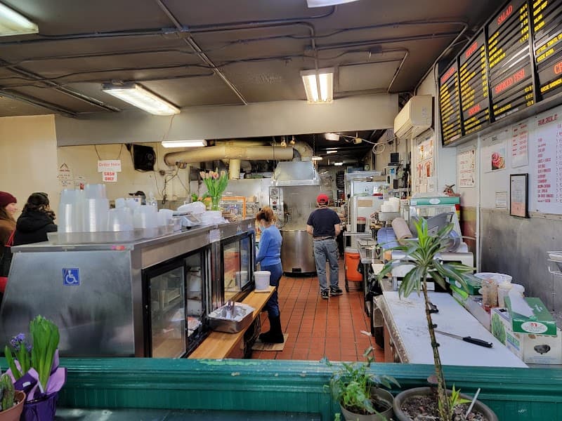 NYC Friends' Escape: Icons, Bites & Beats