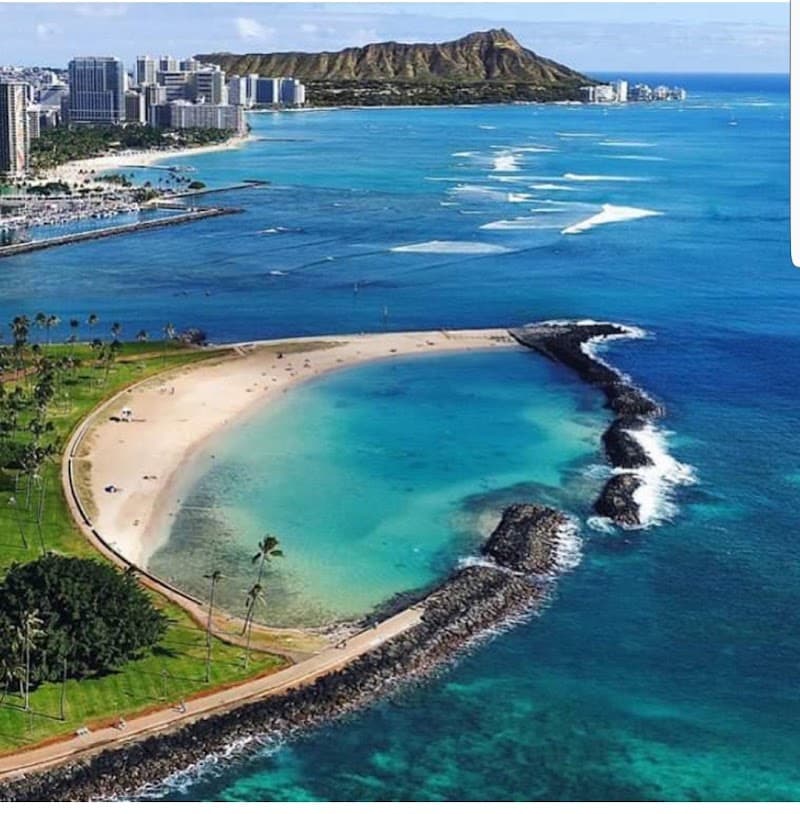 Ala Moana Center & Ala Moana Beach Park