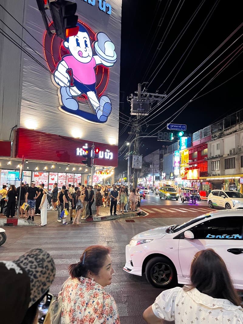 Banthat Thong Road Street Food