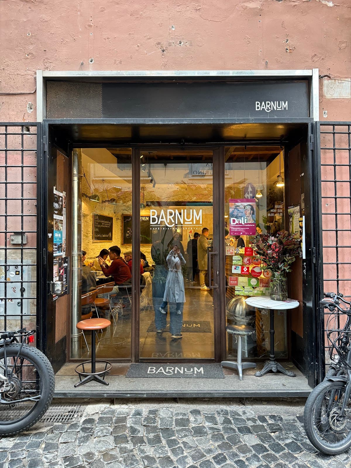 Barnum Café