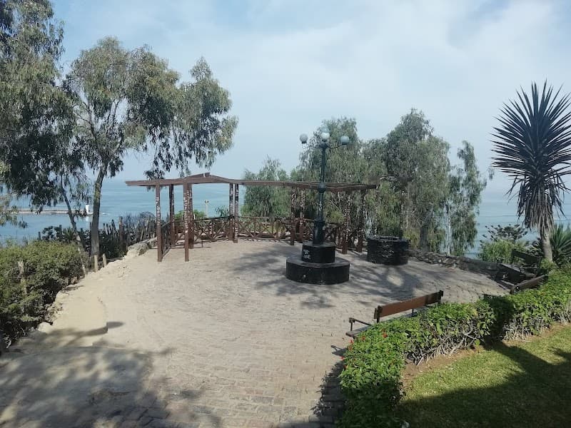 Barranco Free-Explore & Sunset at Mirador Catalina Recavarren