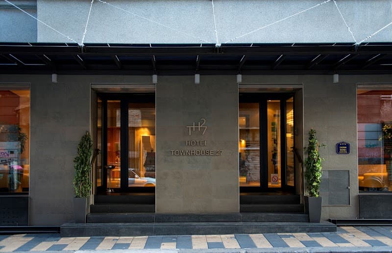 Breakfast at Hotel Townhouse 27