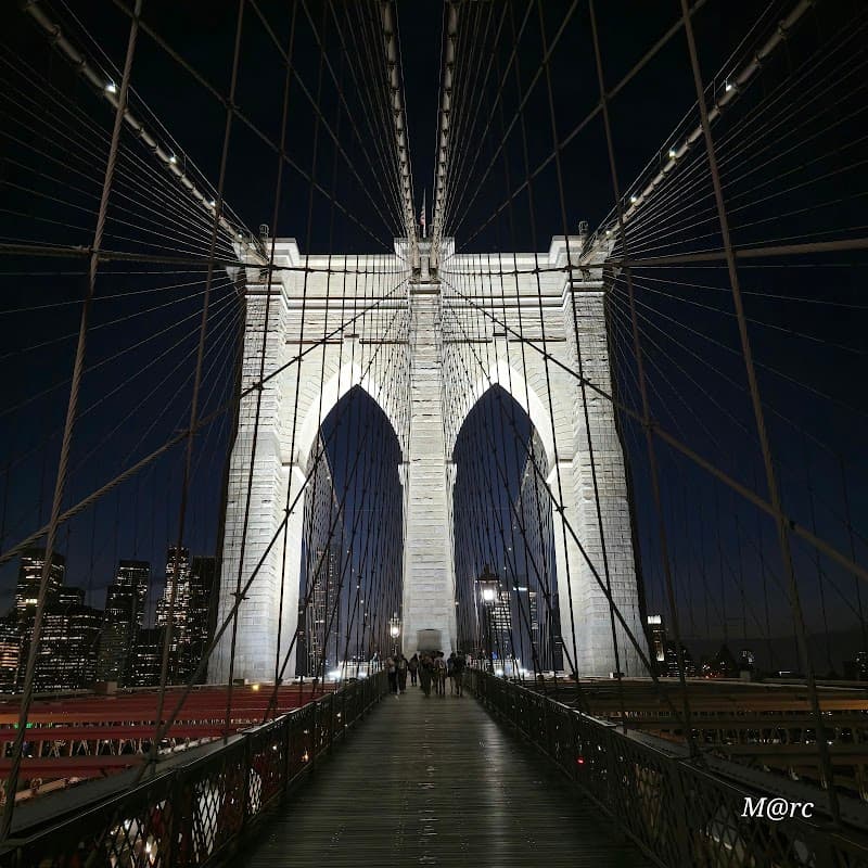 Brooklyn Bridge Sunrise Walk