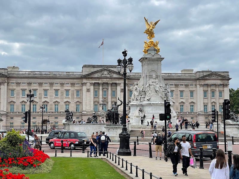 Buckingham Palace & St James's Park