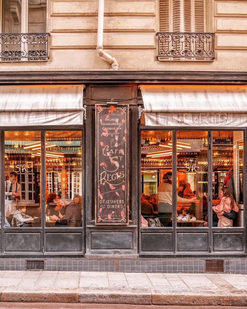 Classic Paris Start: Seine Views, Art, and Marais Wandering