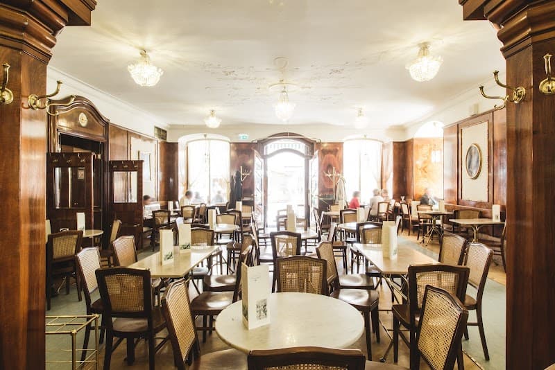 Romantic Salzburg: Food, Wine & Fortress Evenings