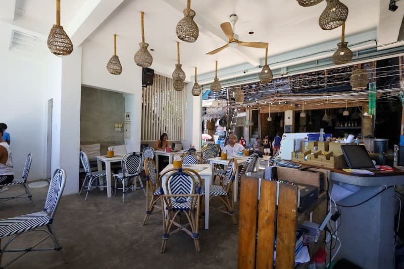 Cafe Athena (Vegetarian & Pescatarian-Friendly)