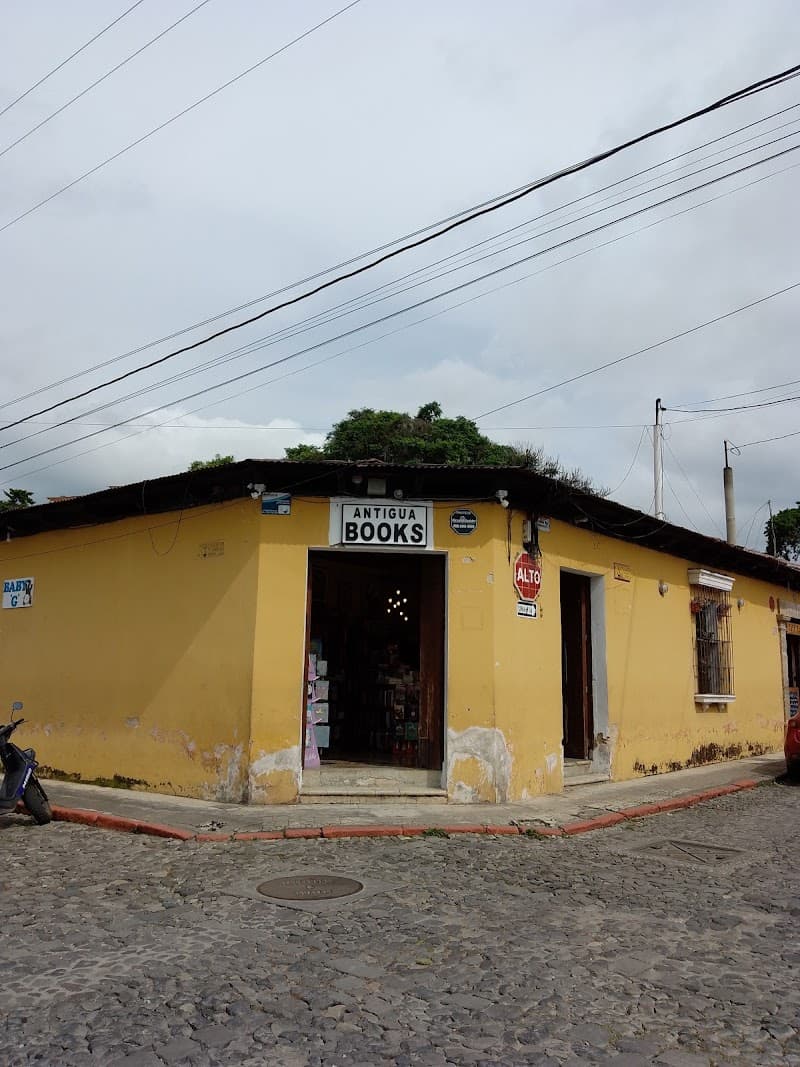 Calle Real Market Stalls