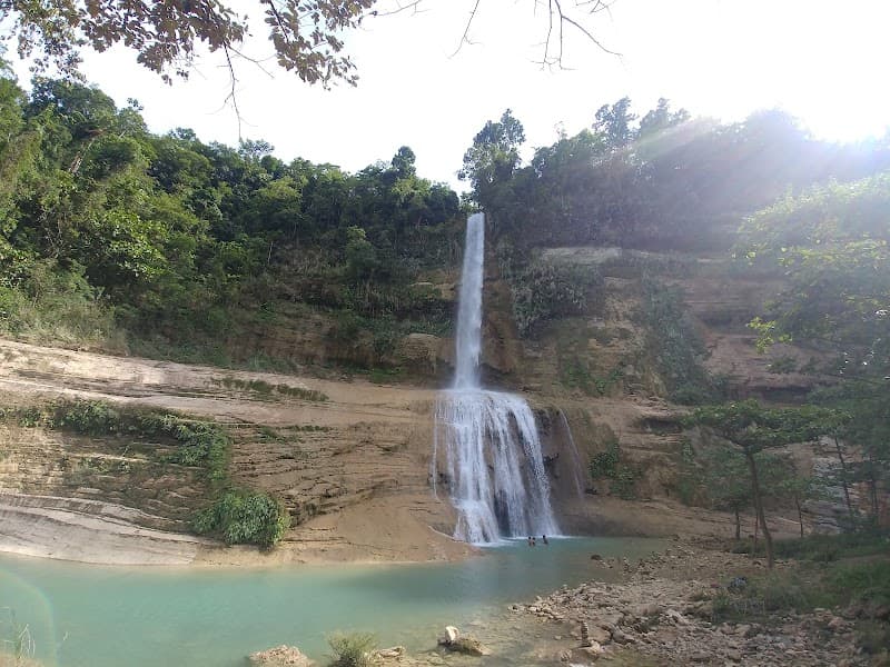 Can-umantad Falls