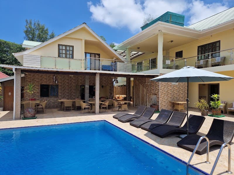 Seven Wild Days on Praslin’s Jungle Shores