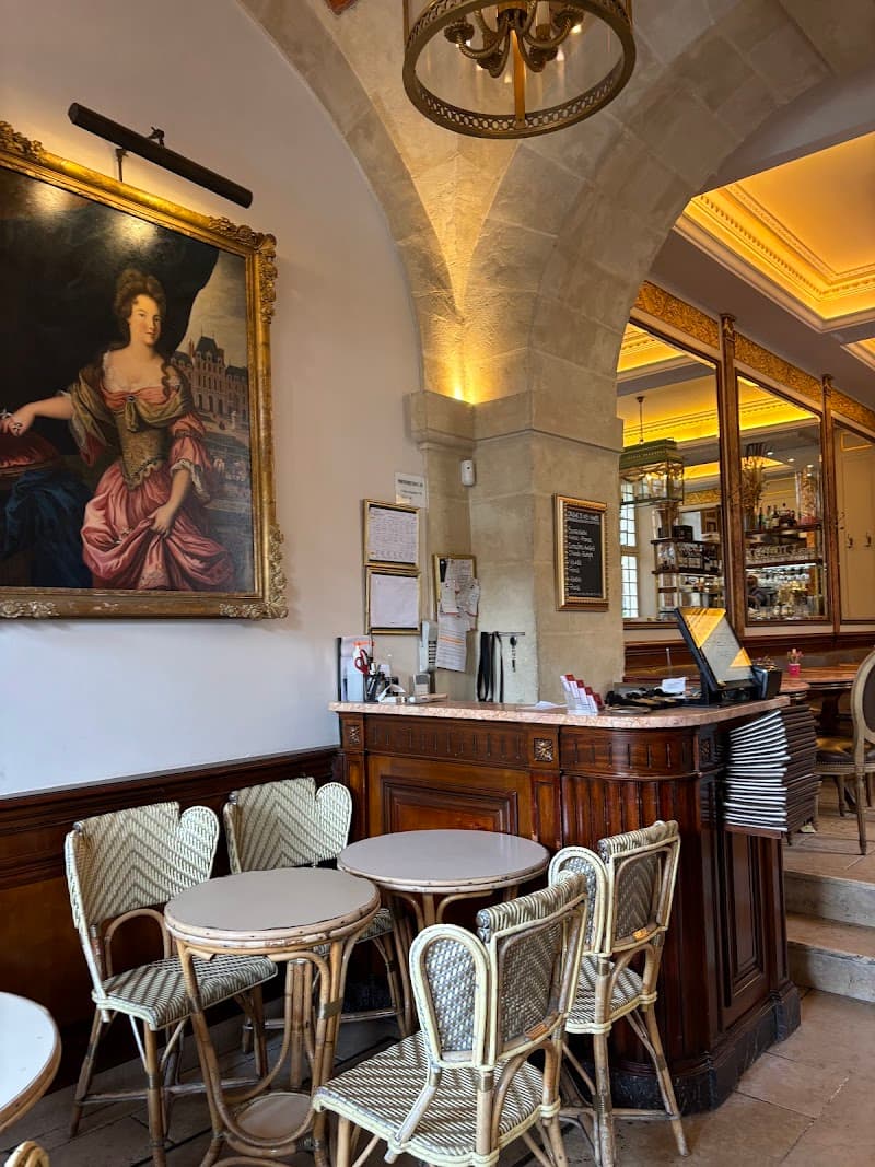 48 Hours of Classic Parisian Food & Wine