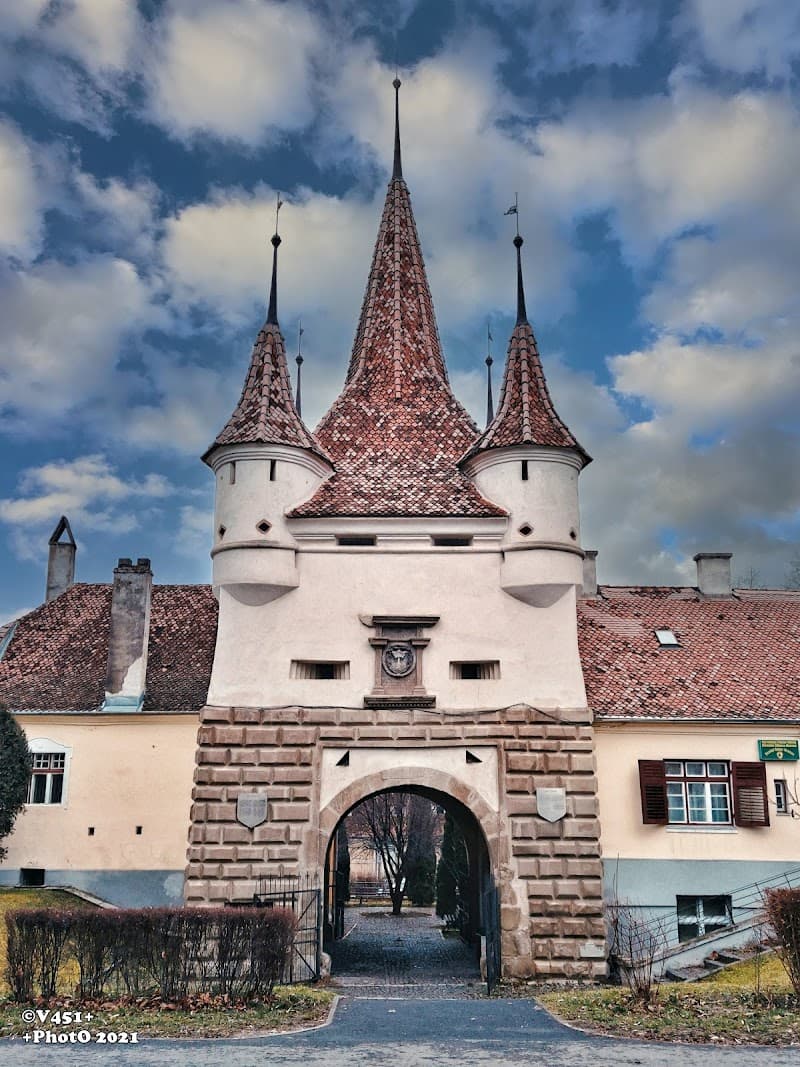 Catherine’s Gate & Șchei Gate Walk