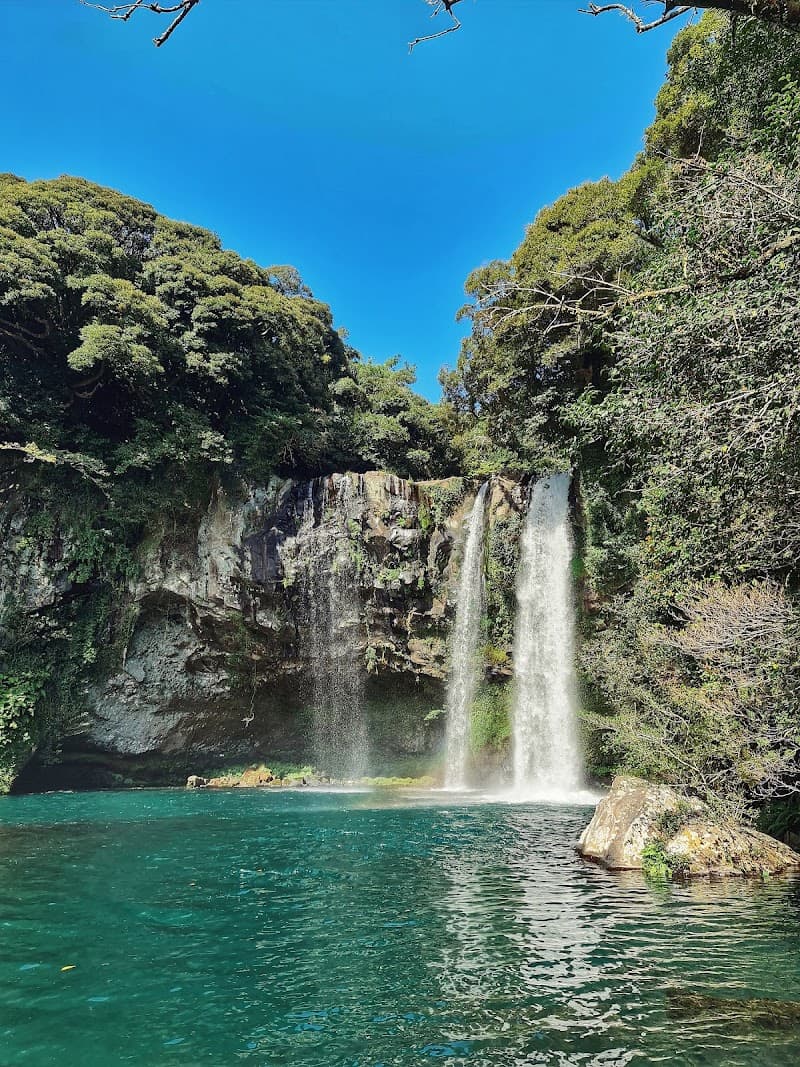 Cheonjiyeon Falls