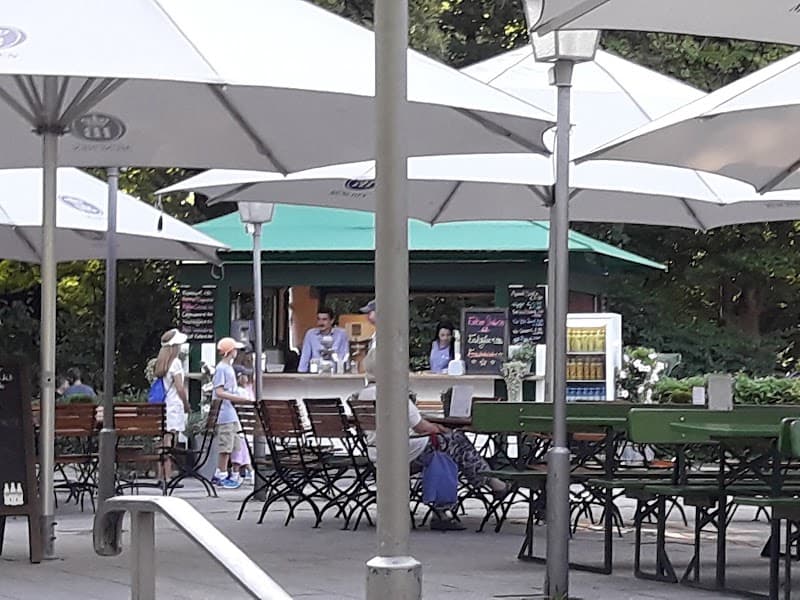 Chinesischer Turm Beer Garden