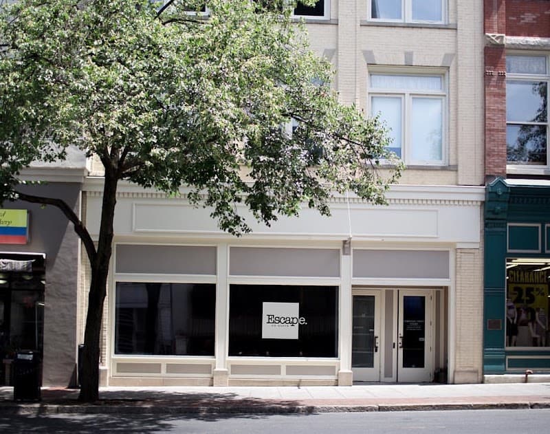 Commonwealth on Queen