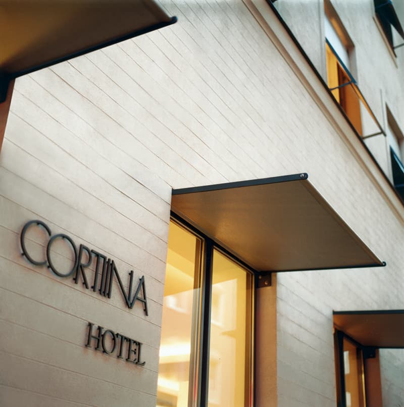 Cortiina Bar & Restaurant