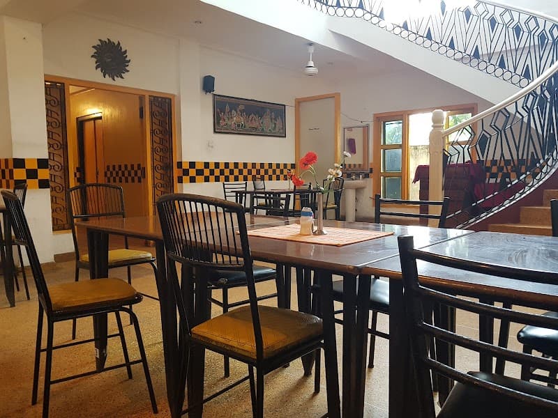 Cosy Restaurant (Repeat Option)